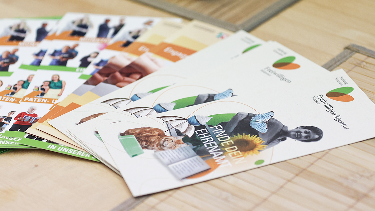 X und Y Design Freiwilligenagentur Münster Folder