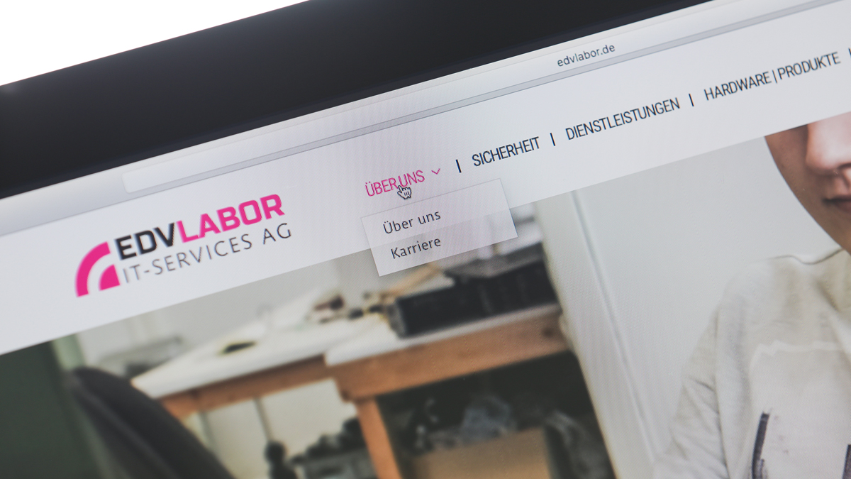 X und Y Design EDV-Labor